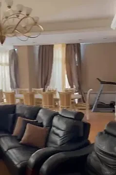 Satılır 4 otaqlı mənzil 231 m²