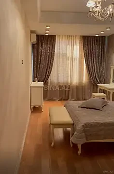 Satılır 4 otaqlı mənzil 231 m²