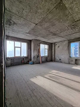 Satılır 4 otaqlı mənzil 181 m²