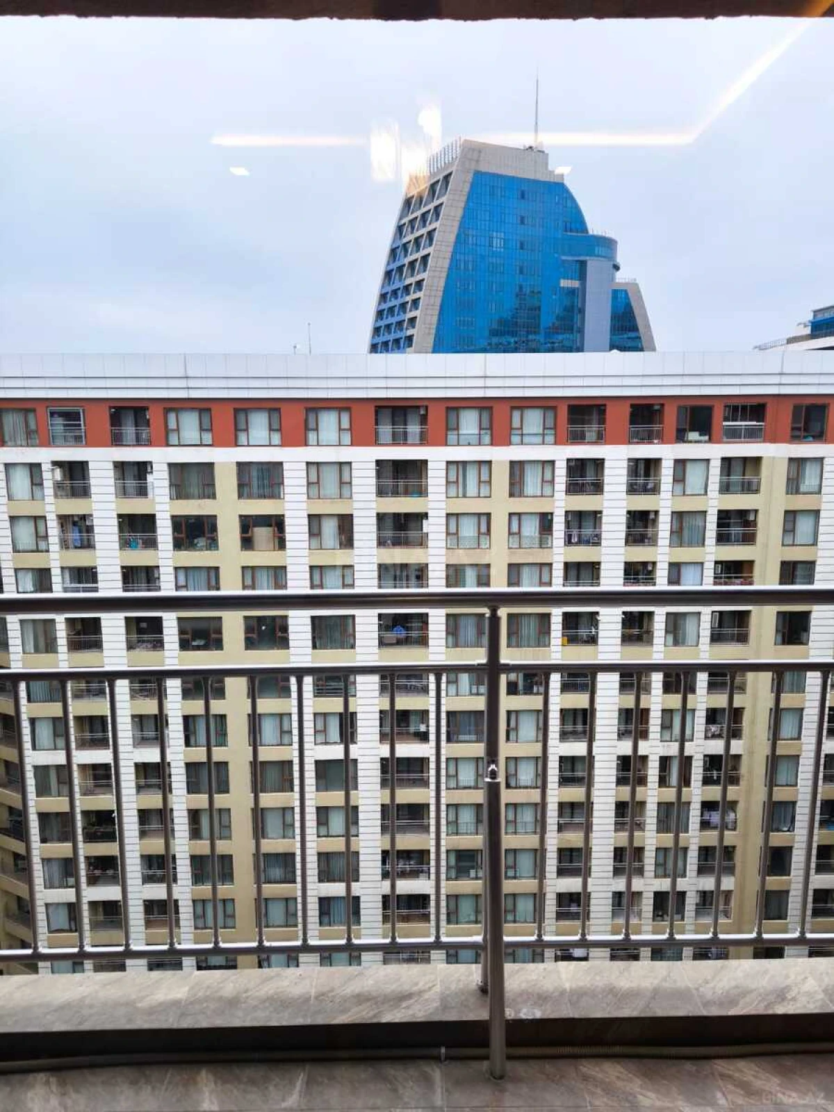 Kirayə verilir 2 otaqlı mənzil 73 m²