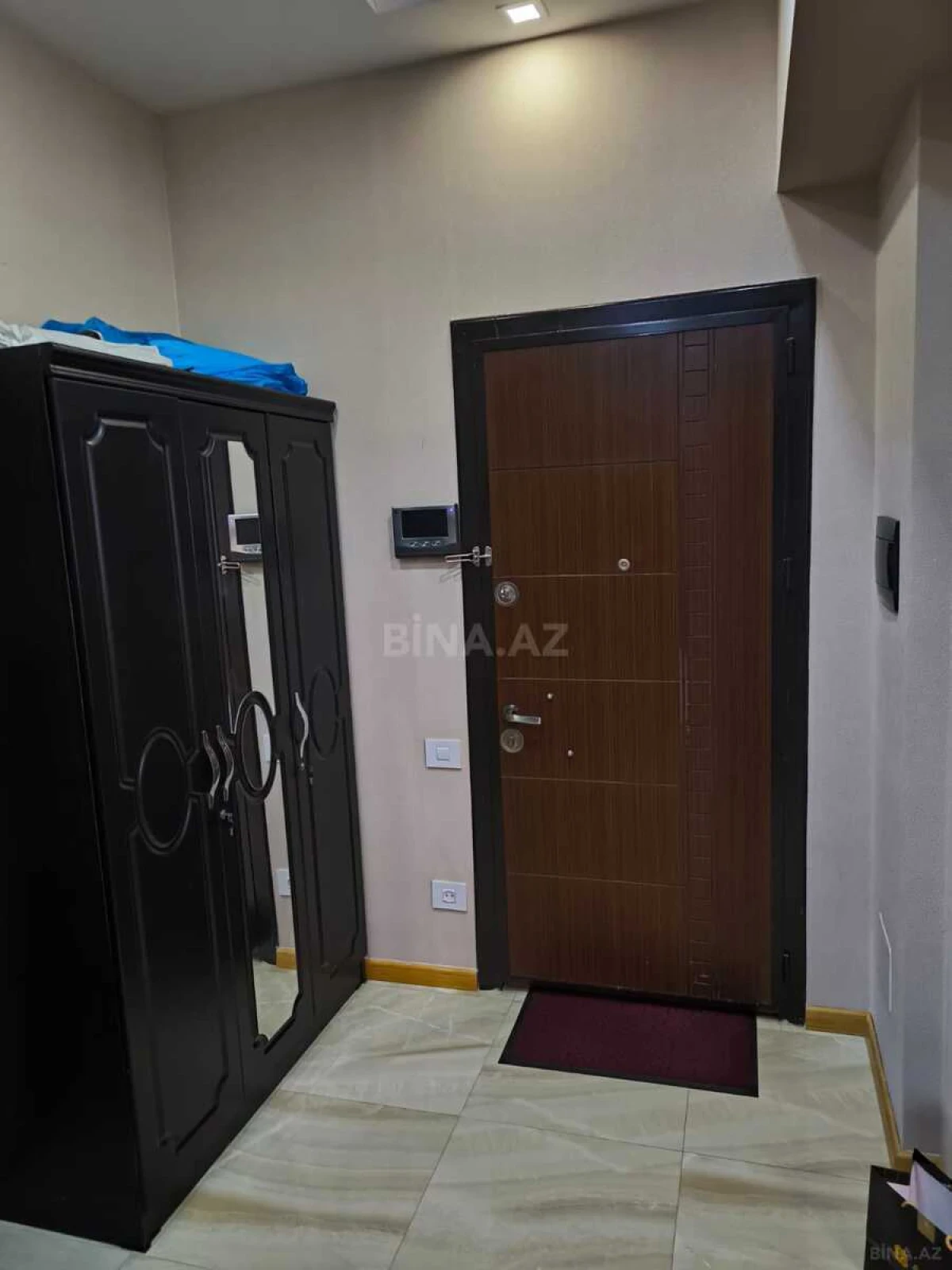 Kirayə verilir 2 otaqlı mənzil 73 m²