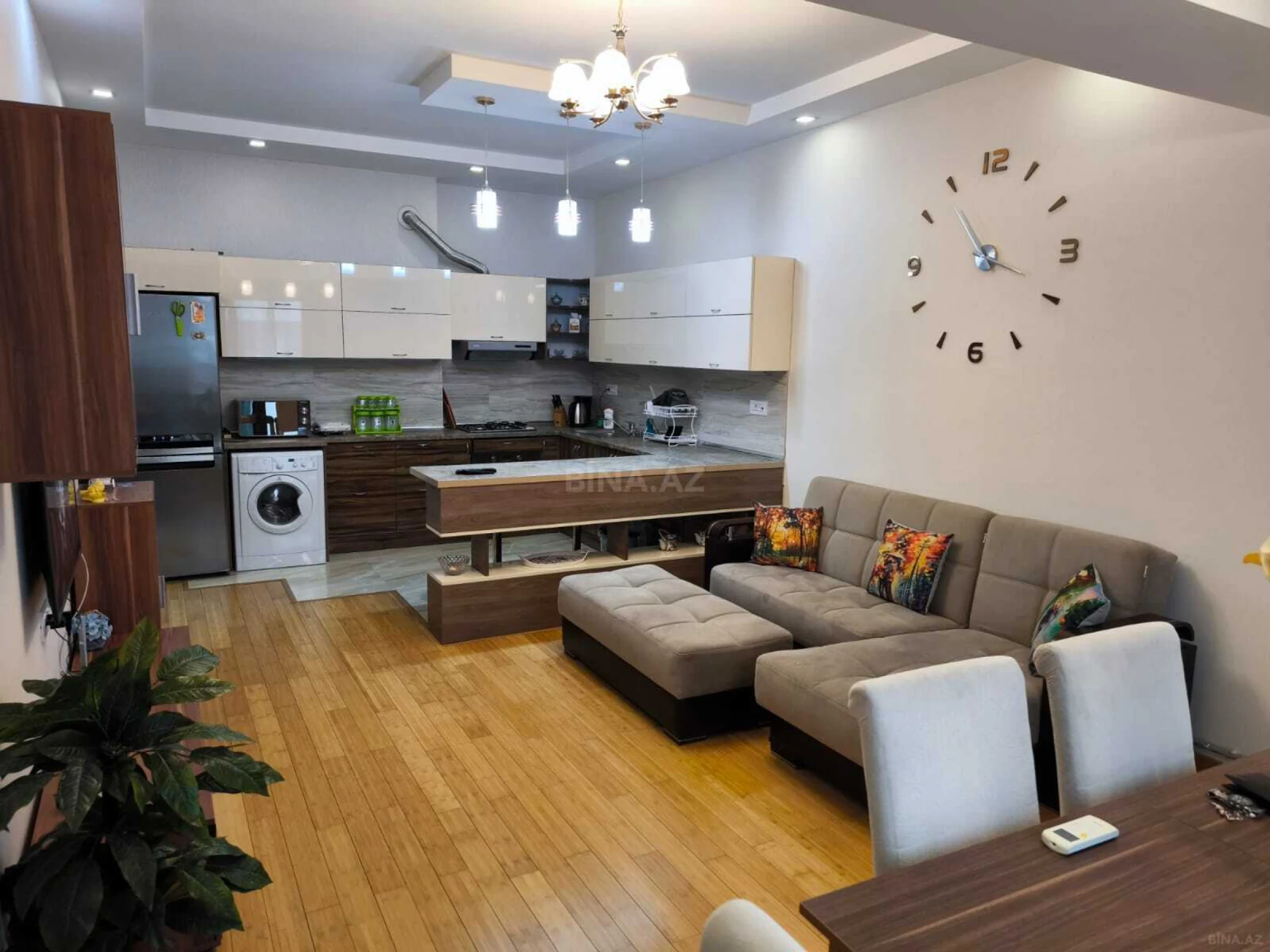 Kirayə verilir 2 otaqlı mənzil 73 m²