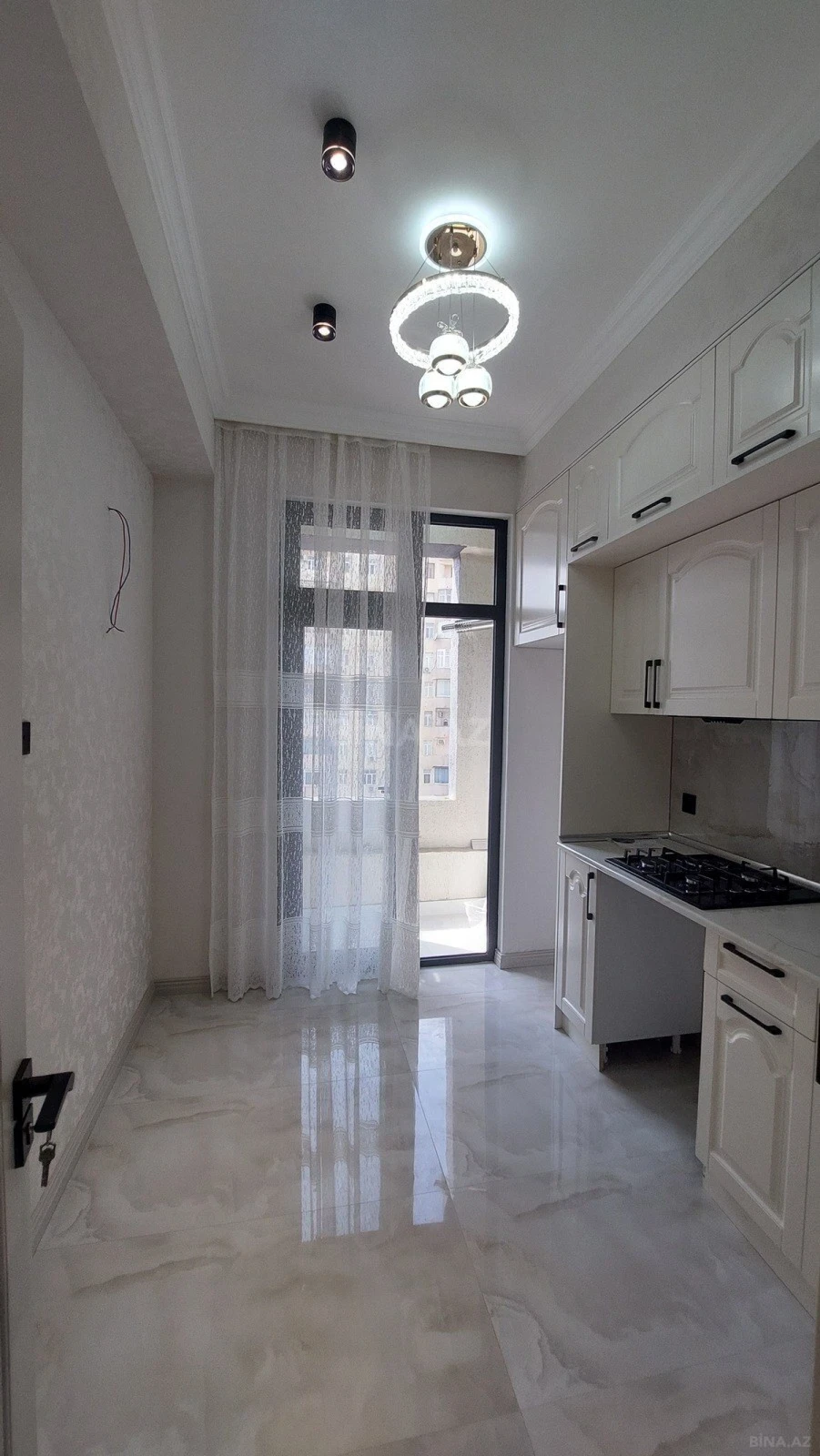 Satılır 2 otaqlı mənzil 63 m²