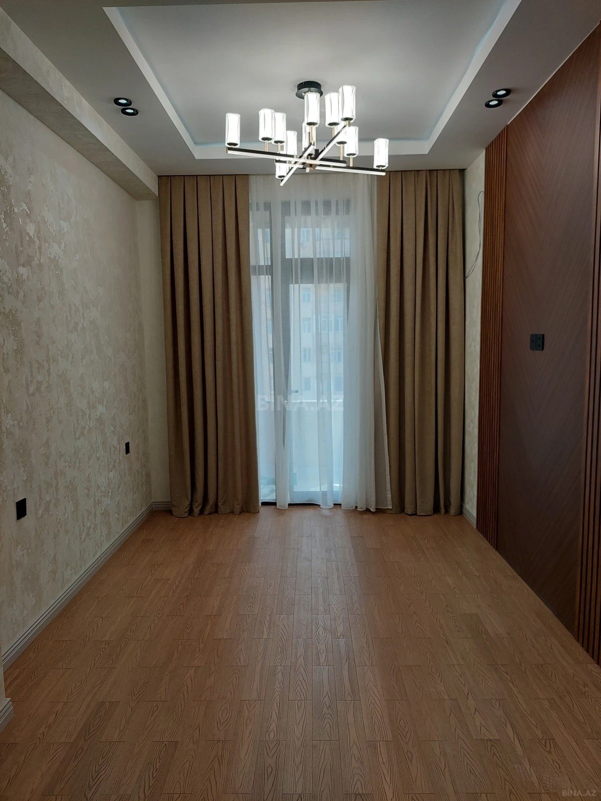 Satılır 2 otaqlı mənzil 63 m²