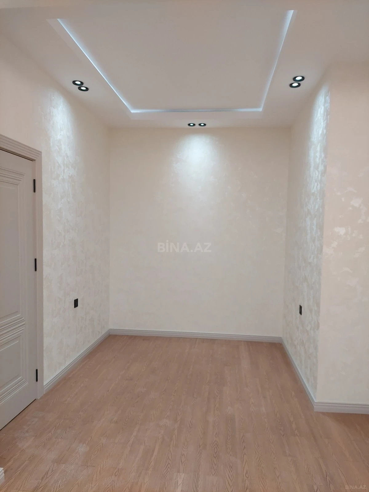 Satılır 2 otaqlı mənzil 63 m²