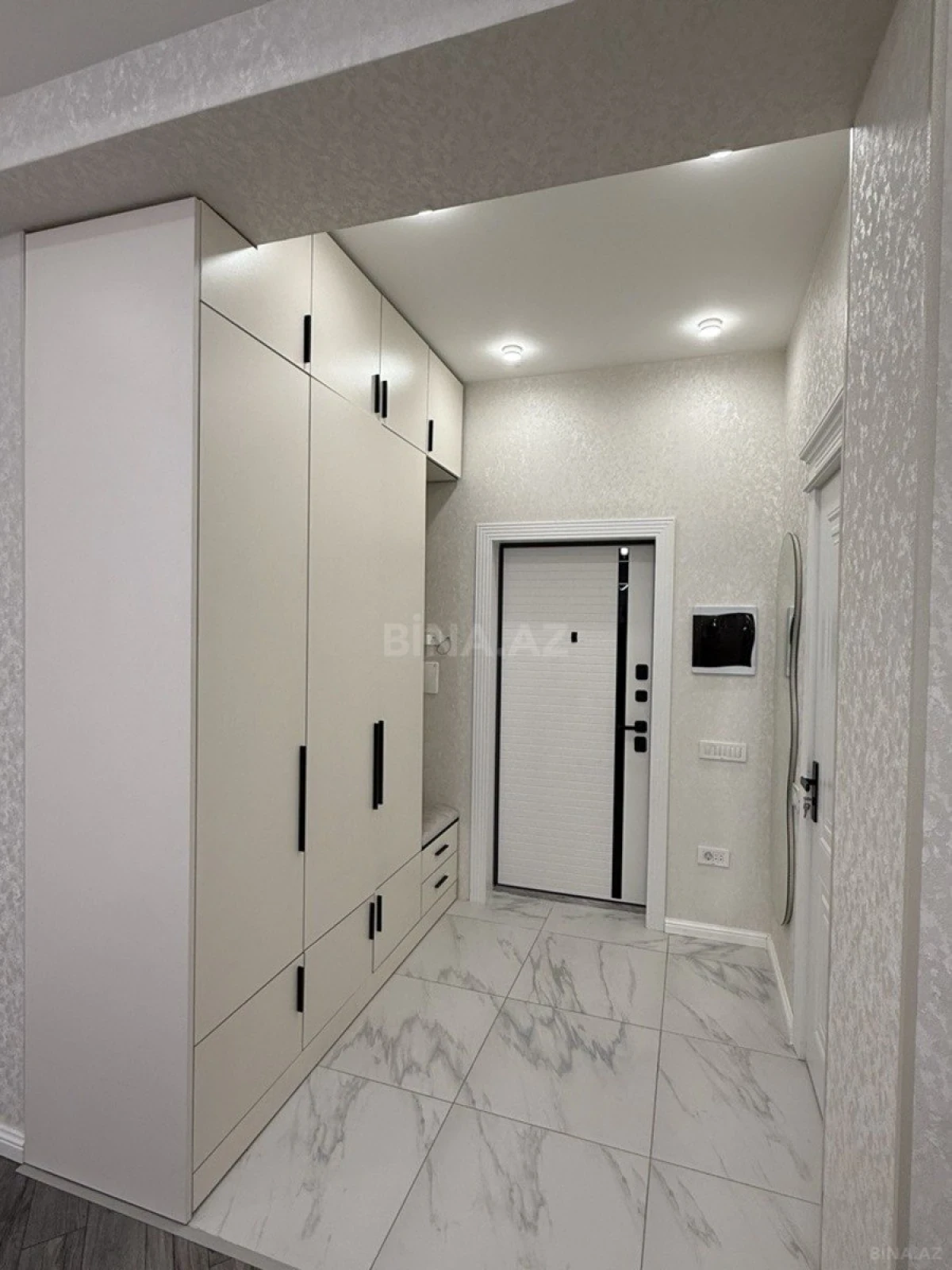 Satılır 2 otaqlı mənzil 64.9 m²