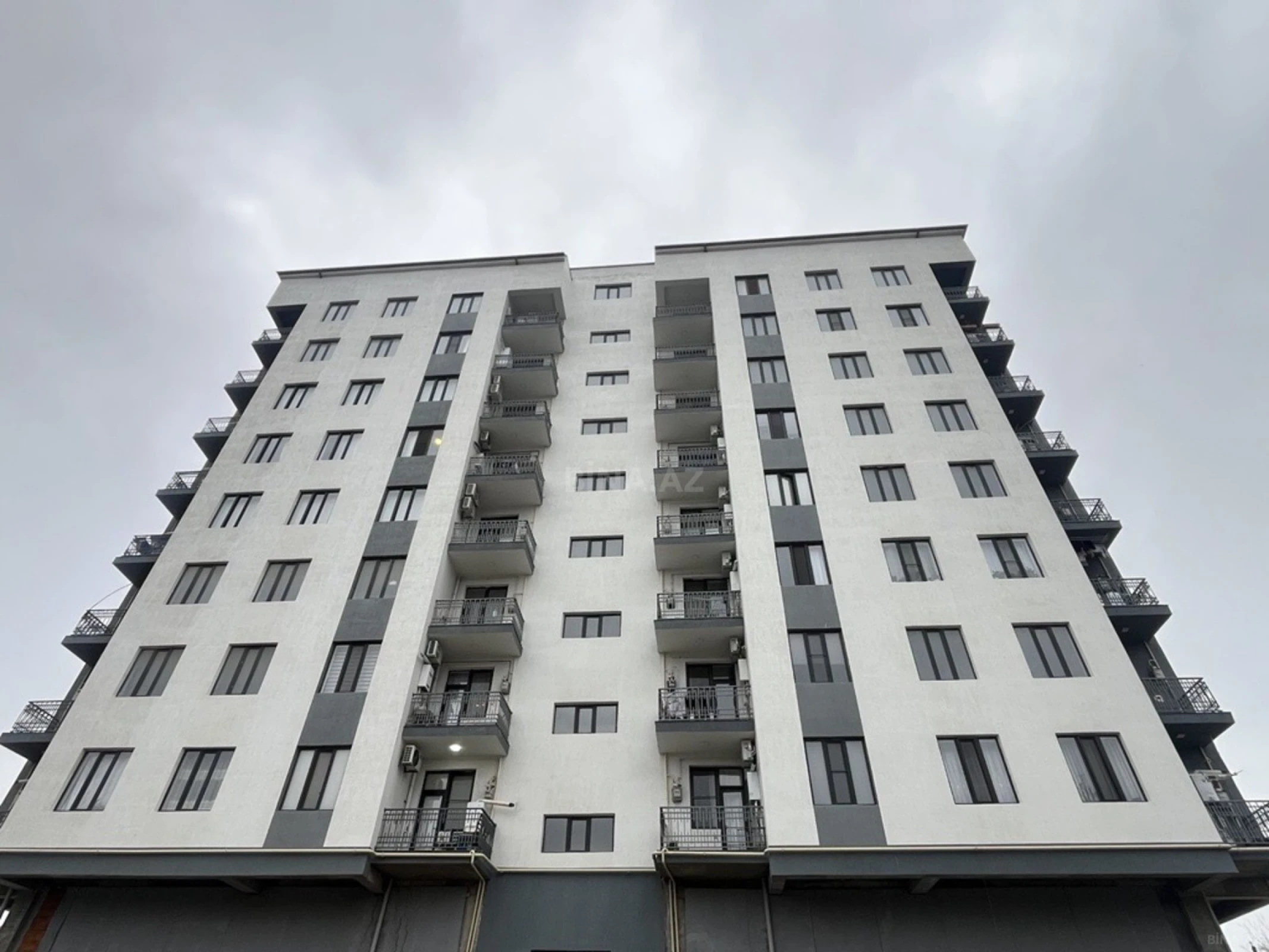 Satılır 2 otaqlı mənzil 64.9 m²