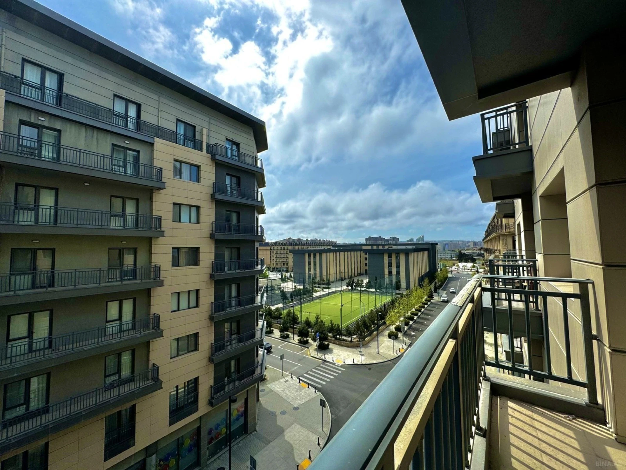 Satılır 3 otaqlı mənzil 120 m²