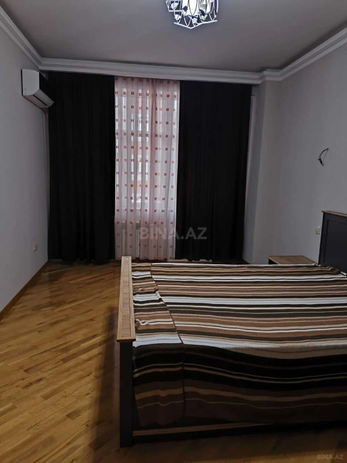 Kirayə verilir 3 otaqlı mənzil 180 m²