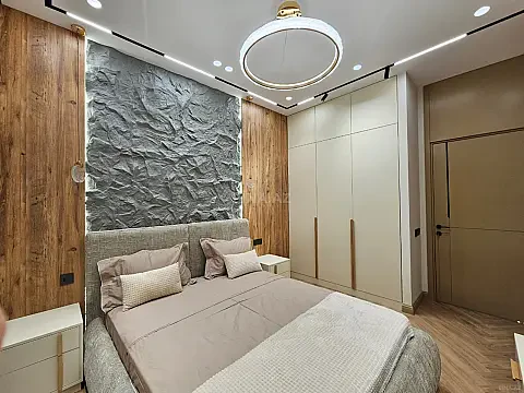 Satılır 2 otaqlı mənzil 83 m²