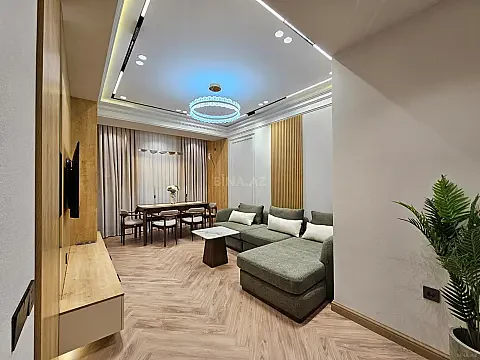 Satılır 2 otaqlı mənzil 83 m²