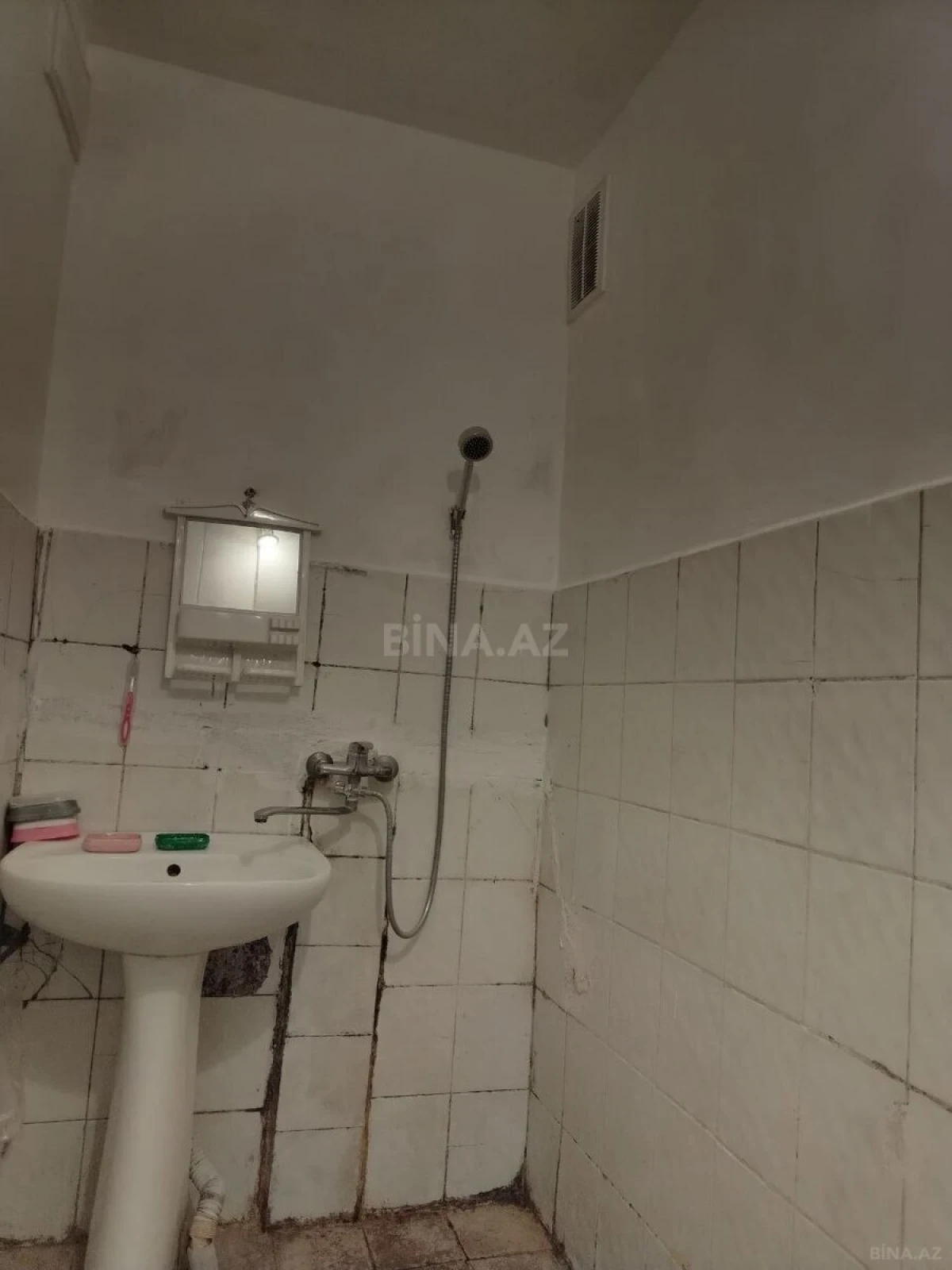 Kirayə verilir 4 otaqlı mənzil 120 m²