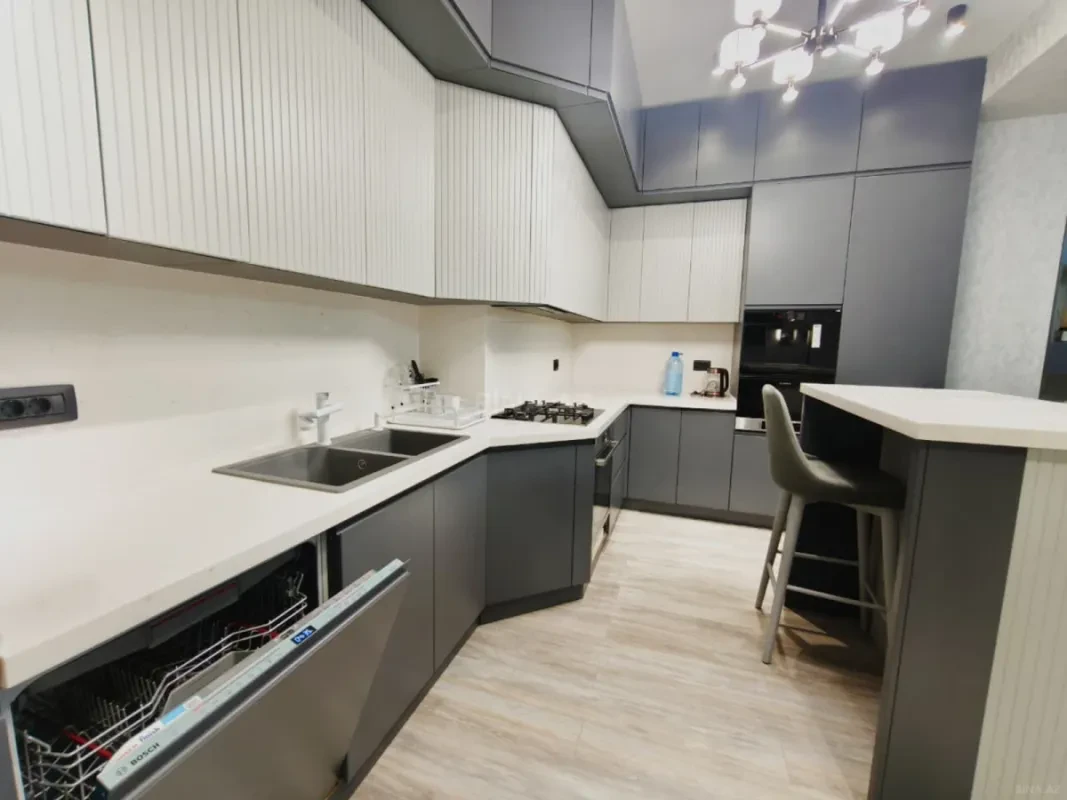 Kirayə verilir 3 otaqlı mənzil 110 m²