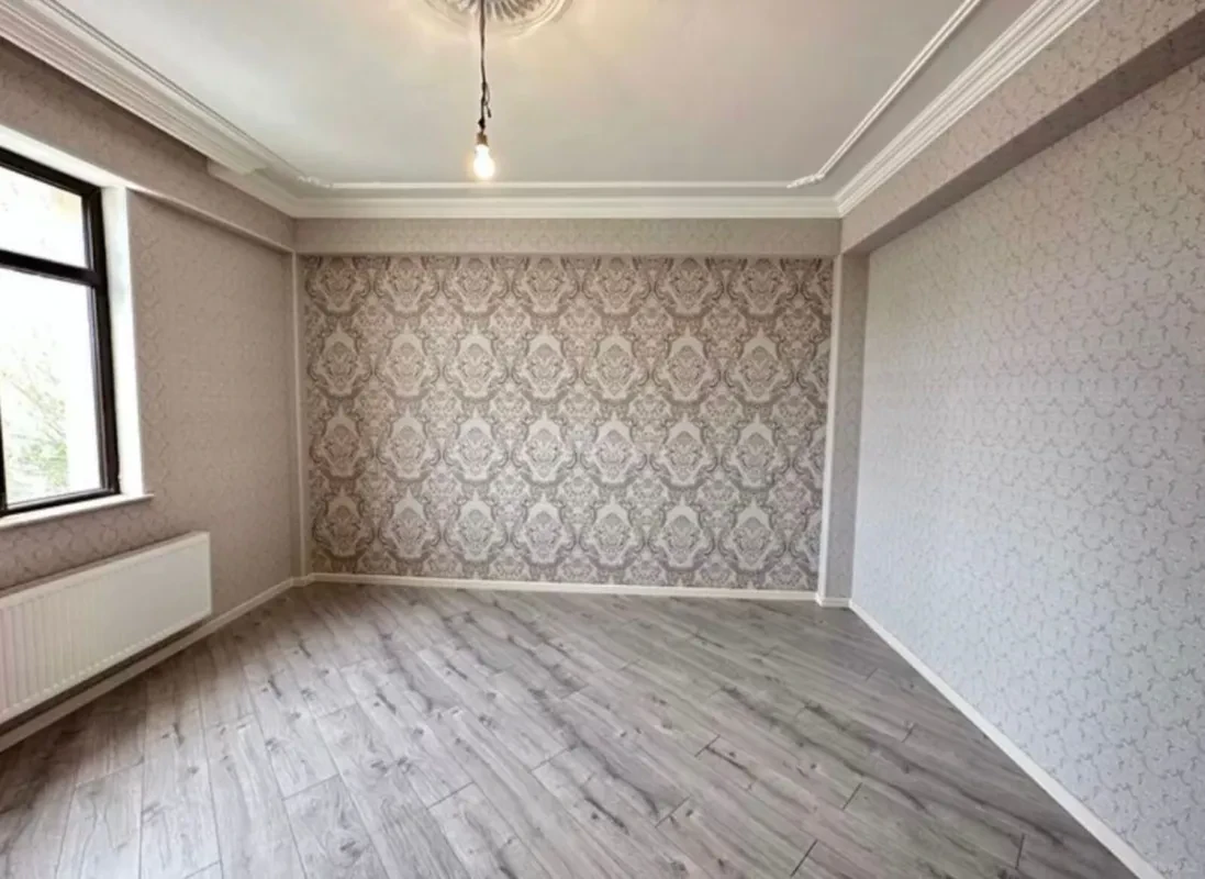 Satılır 9 otaqlı həyət evi 700 m²
