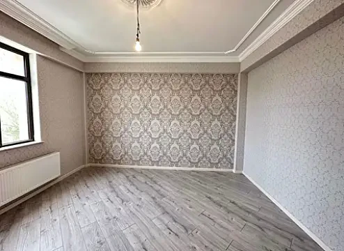 Satılır 9 otaqlı həyət evi 700 m²