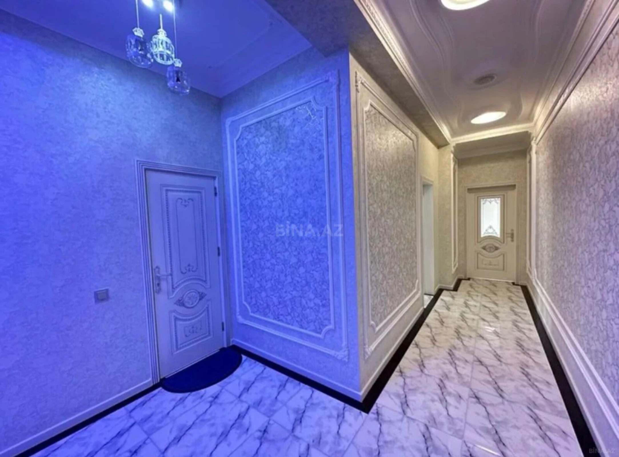 Satılır 9 otaqlı həyət evi 700 m²