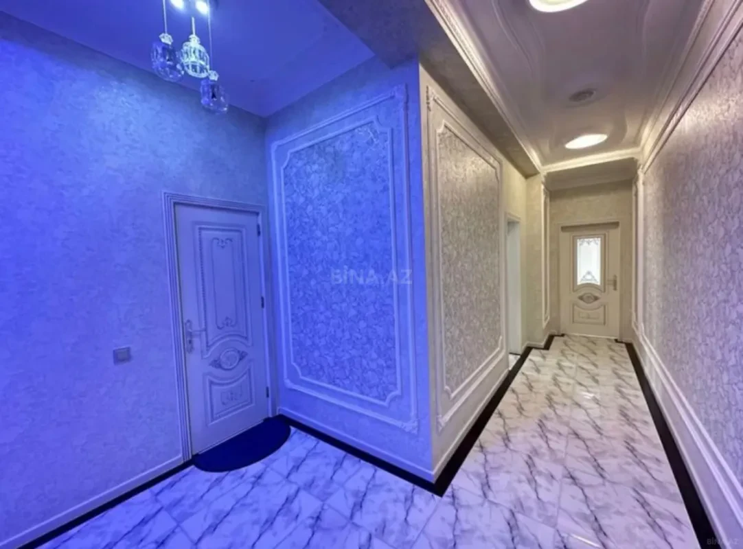 Satılır 9 otaqlı həyət evi 700 m²