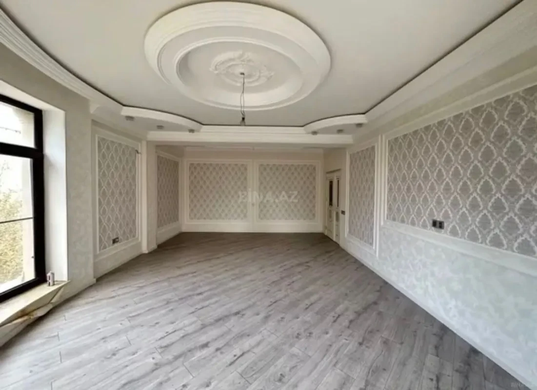 Satılır 9 otaqlı həyət evi 700 m²