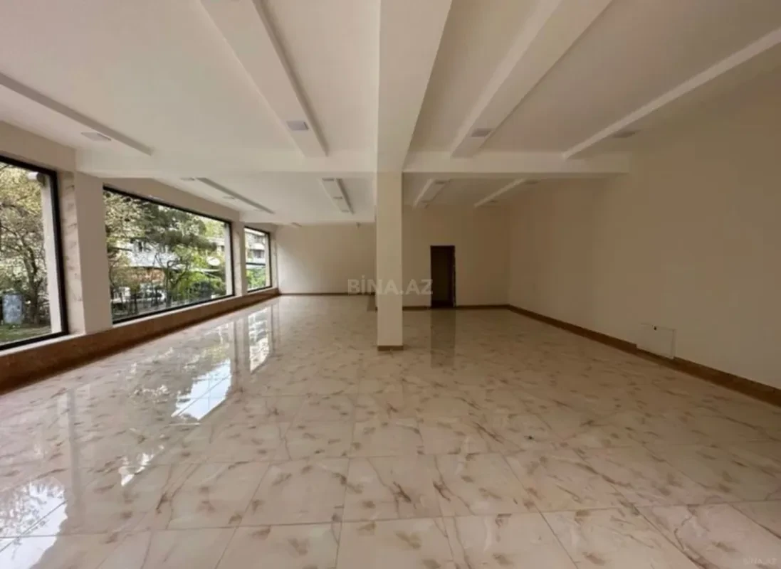 Satılır 9 otaqlı həyət evi 700 m²