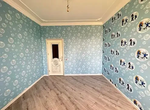 Satılır 9 otaqlı həyət evi 700 m²