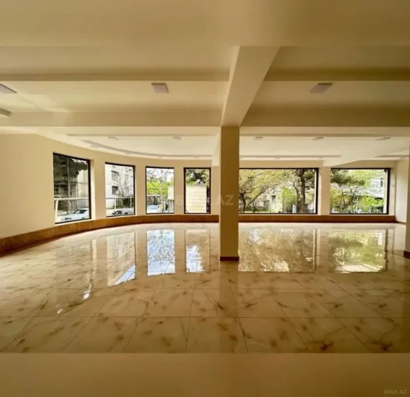 Satılır 9 otaqlı həyət evi 700 m²