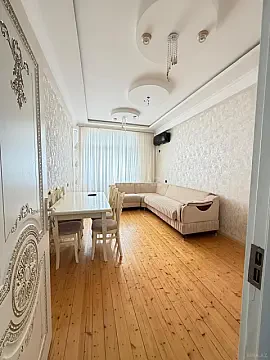 Kirayə verilir 2 otaqlı mənzil 62 m²