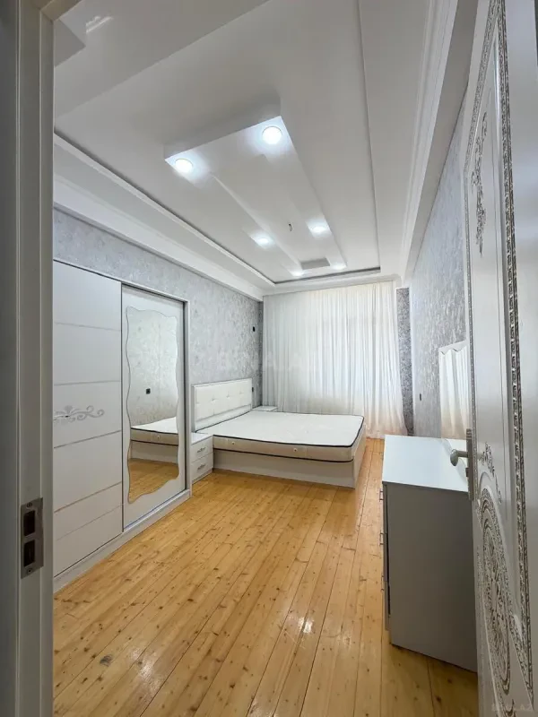 Kirayə verilir 2 otaqlı mənzil 62 m²