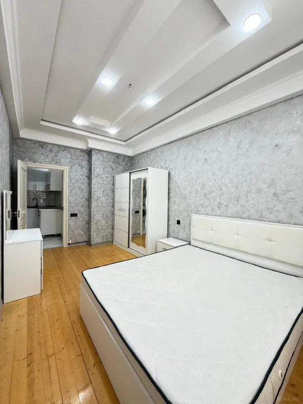 Kirayə verilir 2 otaqlı mənzil 62 m²