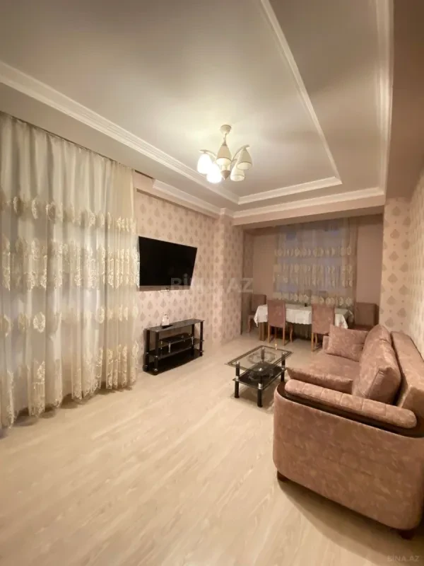 Kirayə verilir 2 otaqlı mənzil 95 m²