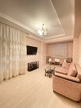 Kirayə verilir 2 otaqlı mənzil 95 m²