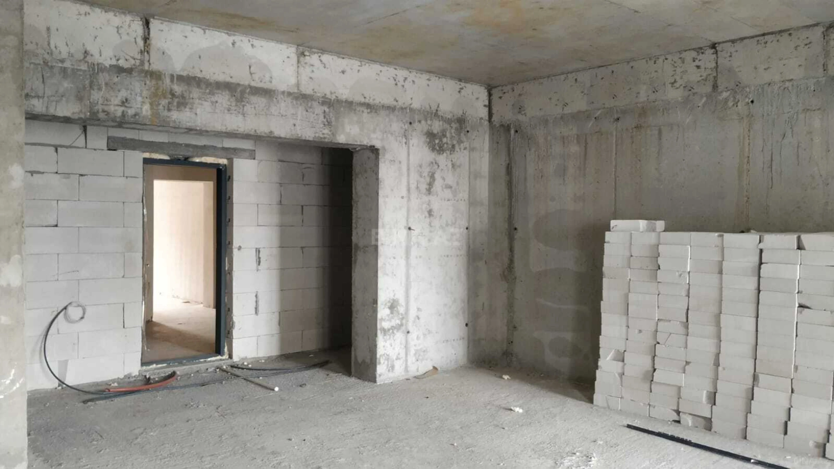 Satılır 2 otaqlı mənzil 69 m²