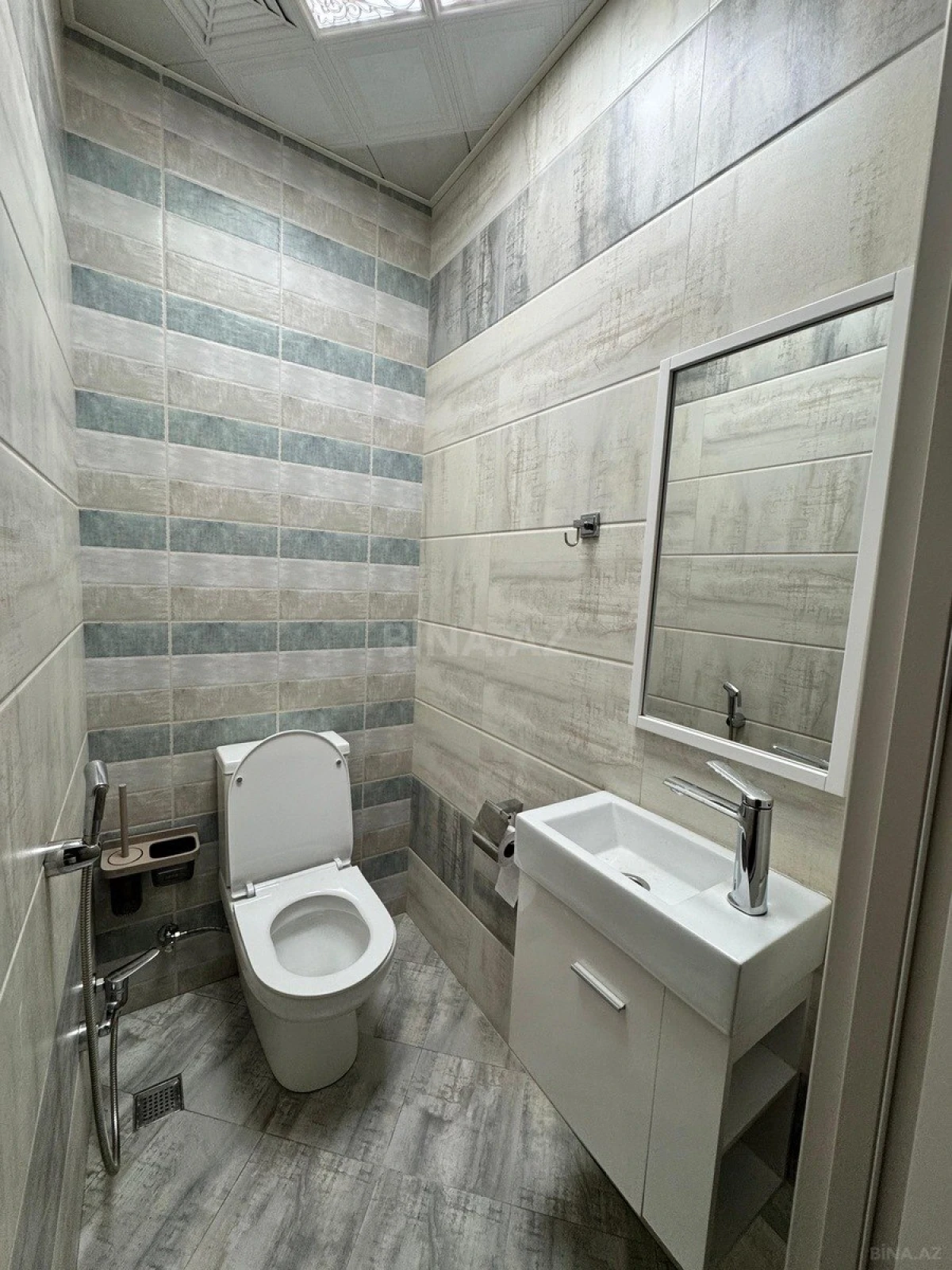 Satılır 2 otaqlı mənzil 135 m²