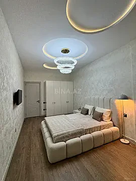 Satılır 2 otaqlı mənzil 135 m²