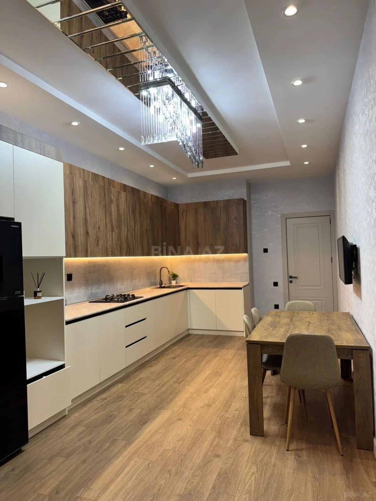 Satılır 2 otaqlı mənzil 135 m²