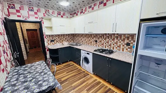 Kirayə verilir 2 otaqlı mənzil 75 m²