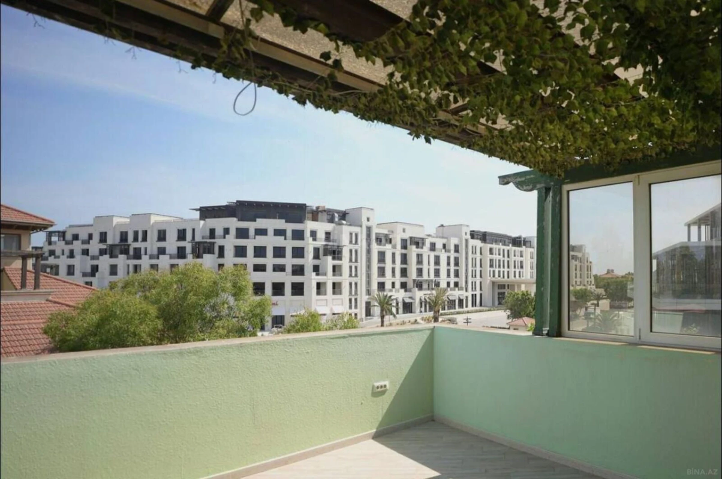 Kirayə verilir 6 otaqlı həyət evi 440 m²