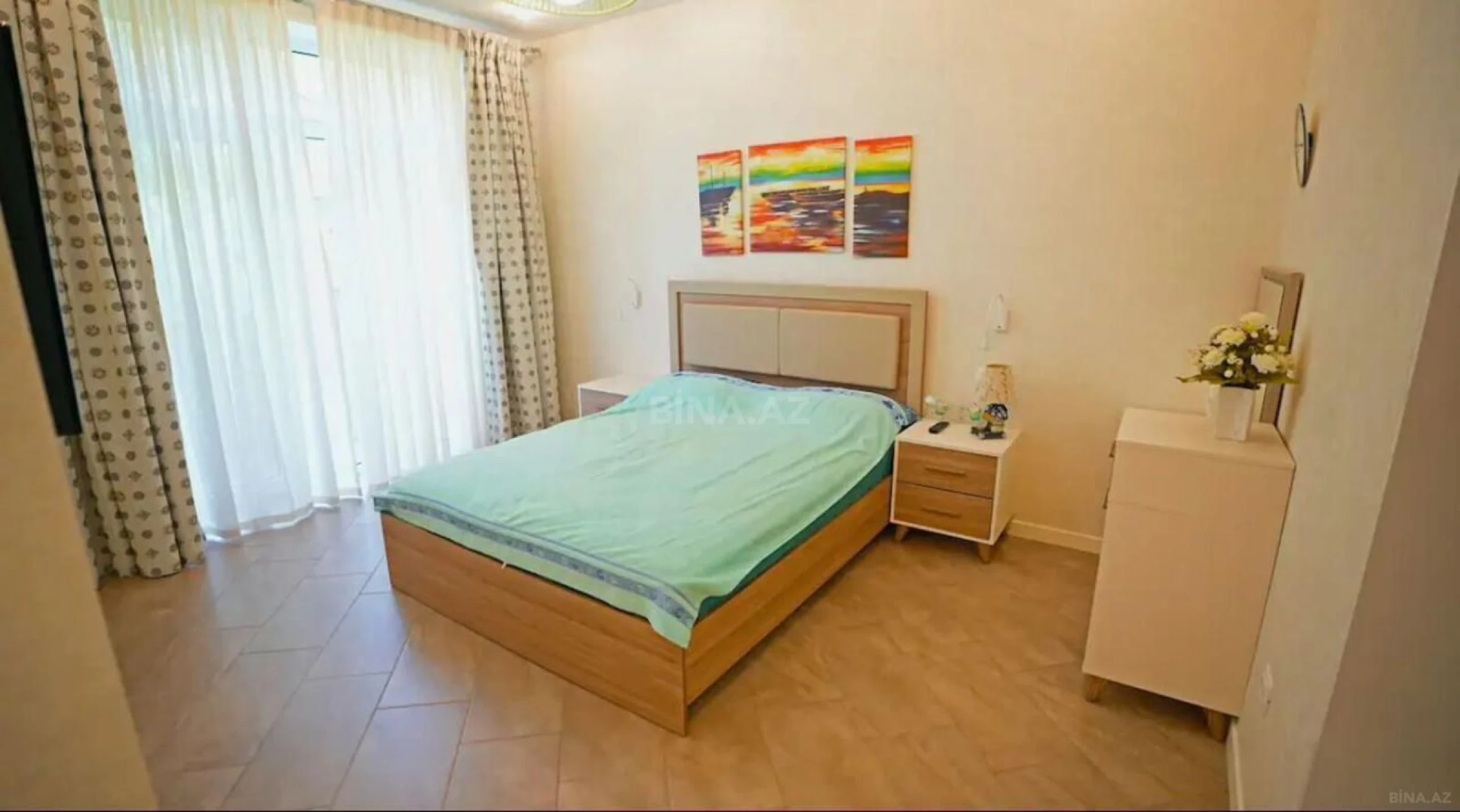 Kirayə verilir 6 otaqlı həyət evi 440 m²