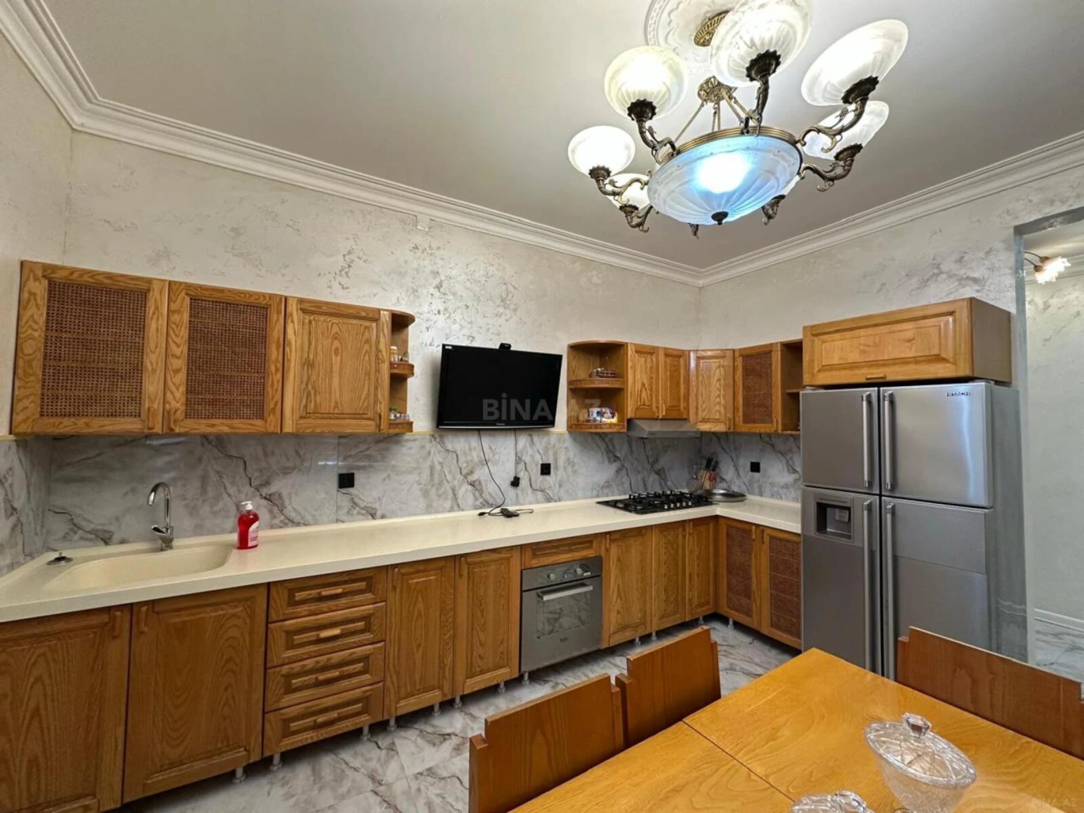 Kirayə verilir 6 otaqlı həyət evi 440 m²