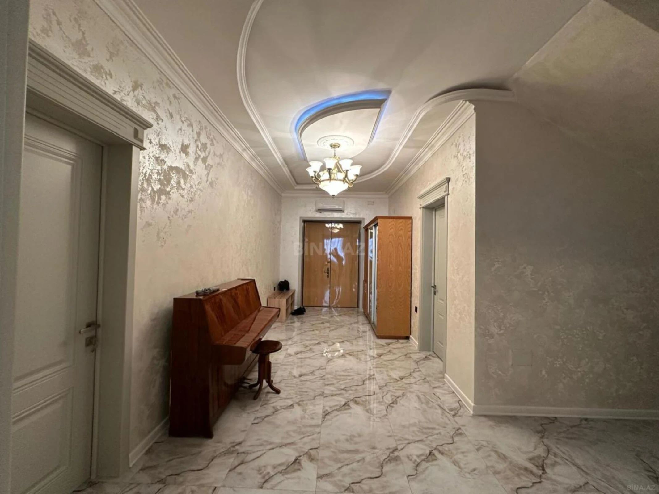Kirayə verilir 6 otaqlı həyət evi 440 m²