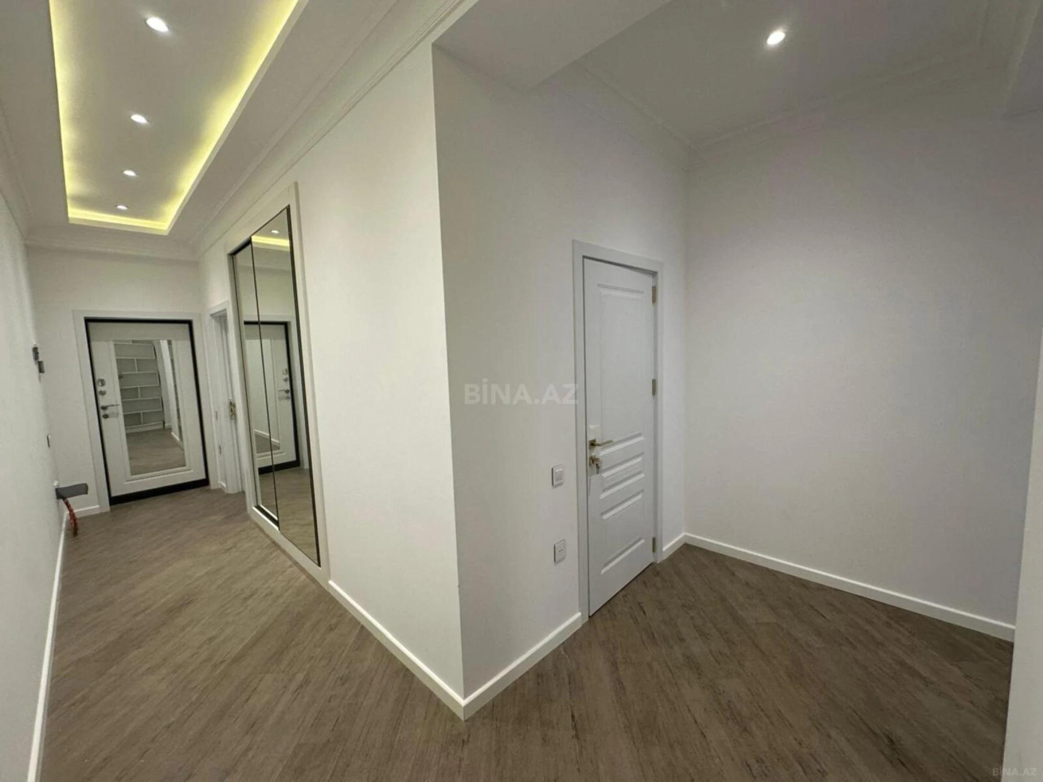 Satılır 3 otaqlı mənzil 95 m²
