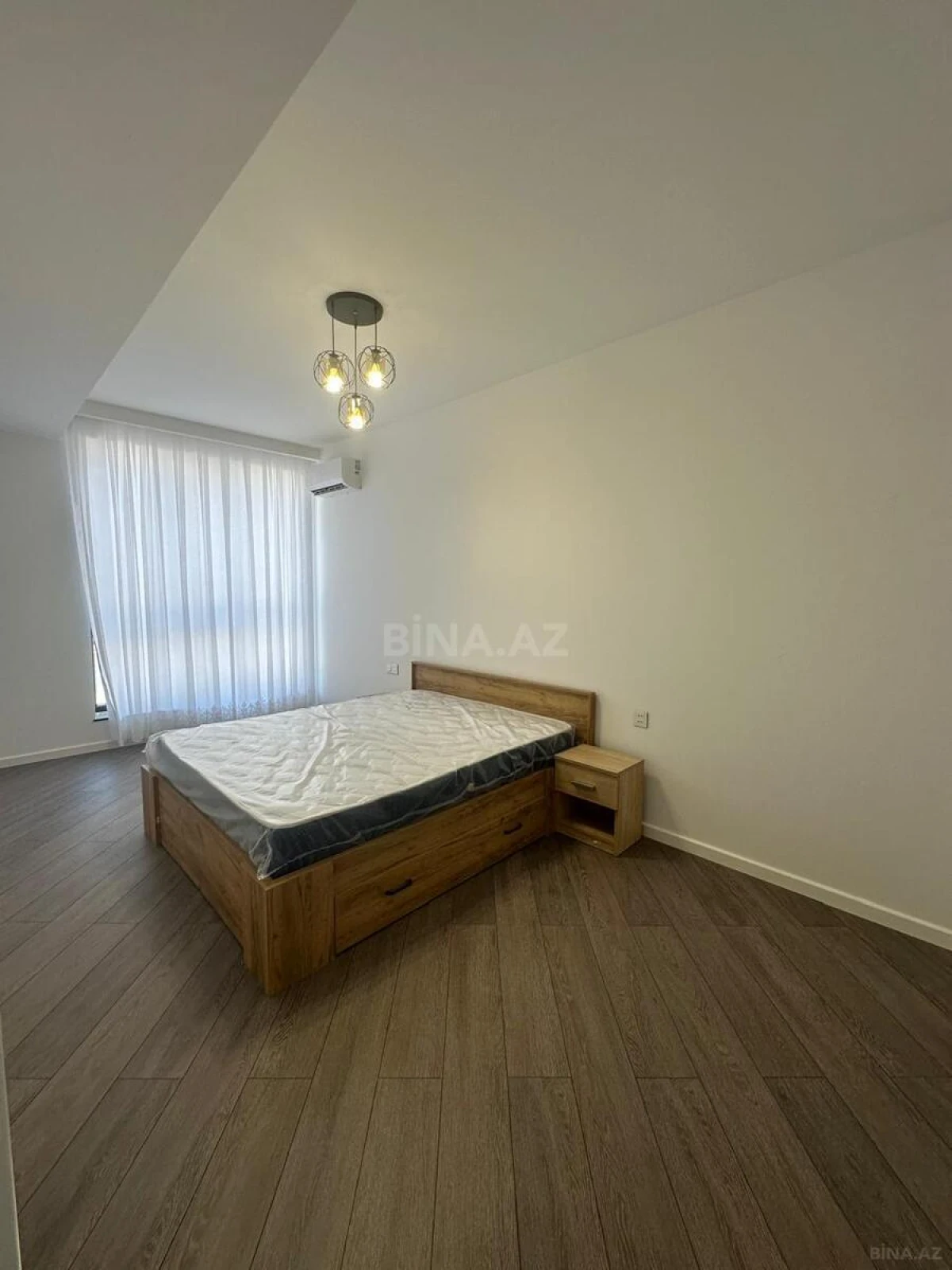 Satılır 3 otaqlı mənzil 95 m²