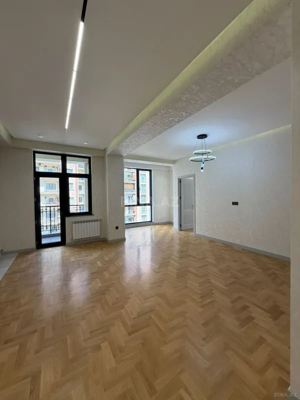 Satılır 4 otaqlı mənzil 117 m²