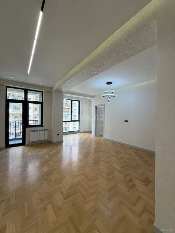 Satılır 4 otaqlı mənzil 117 m²
