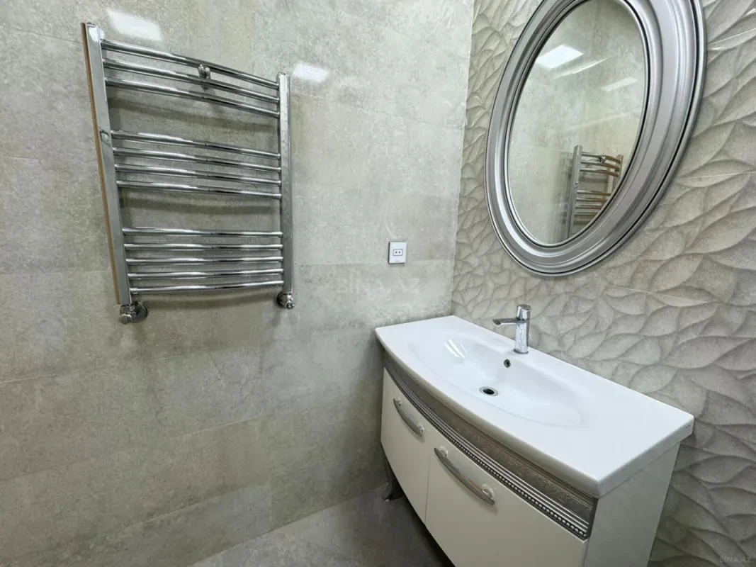 Kirayə verilir 2 otaqlı mənzil 105 m²