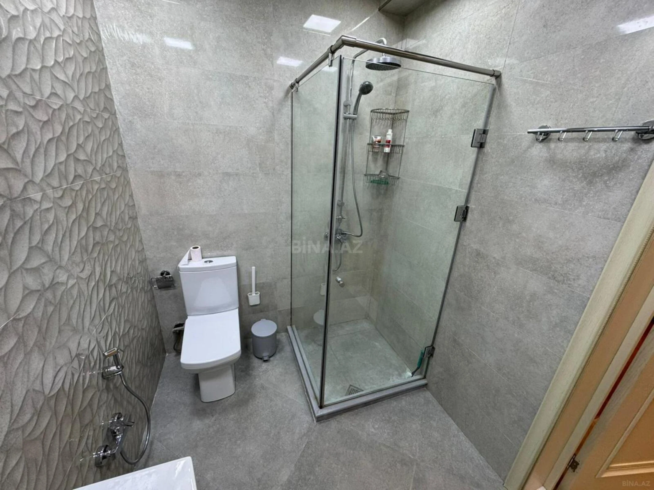 Kirayə verilir 2 otaqlı mənzil 105 m²