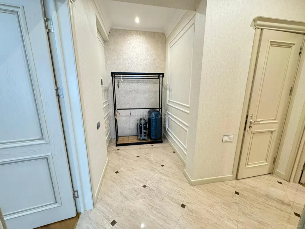 Kirayə verilir 2 otaqlı mənzil 105 m²