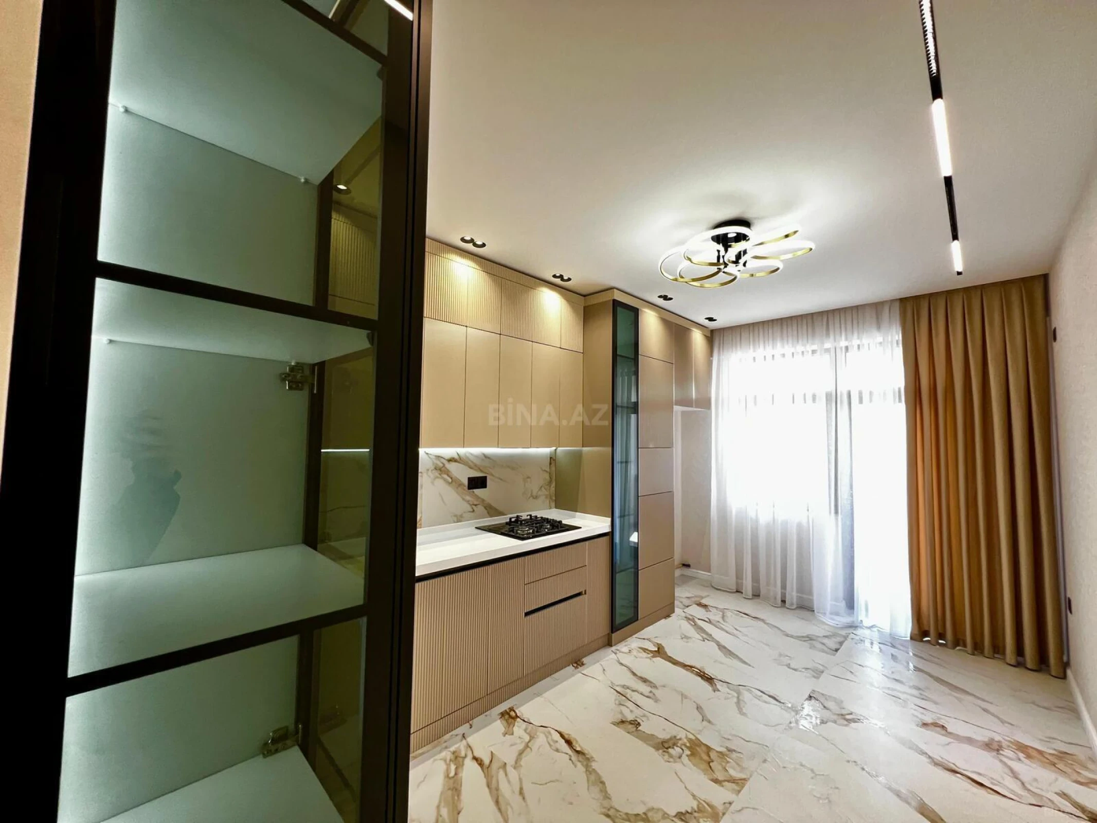 Satılır 3 otaqlı mənzil 146 m²