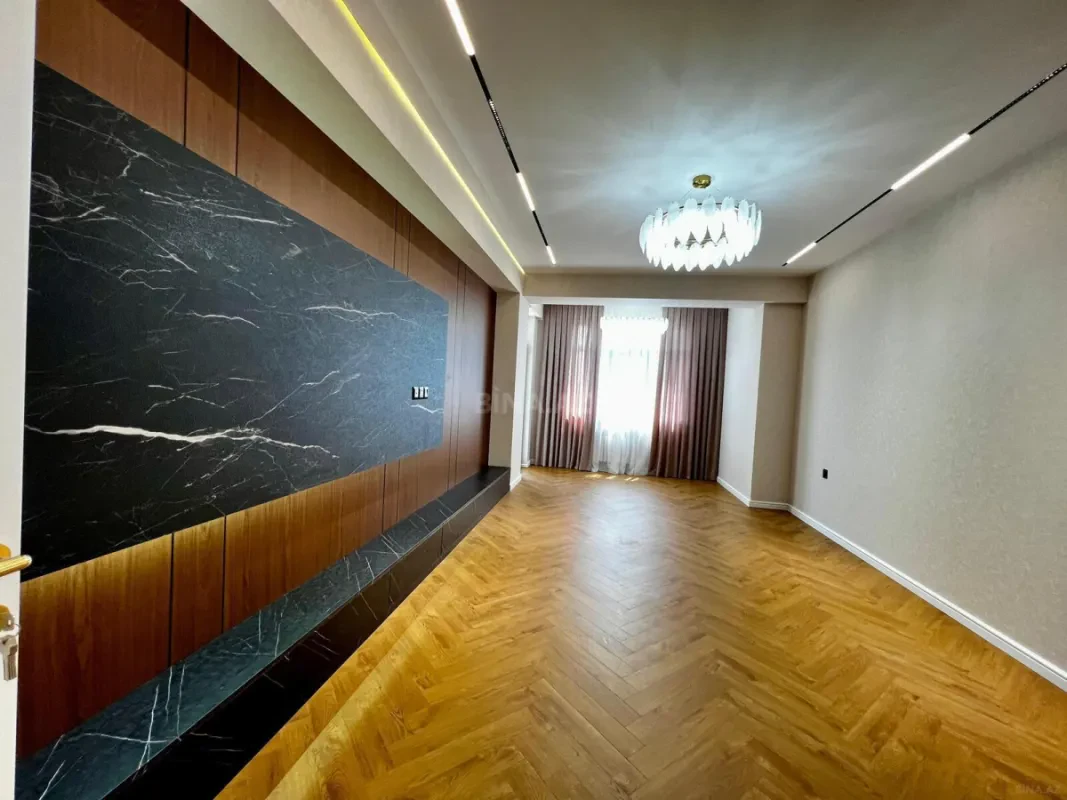 Satılır 3 otaqlı mənzil 146 m²