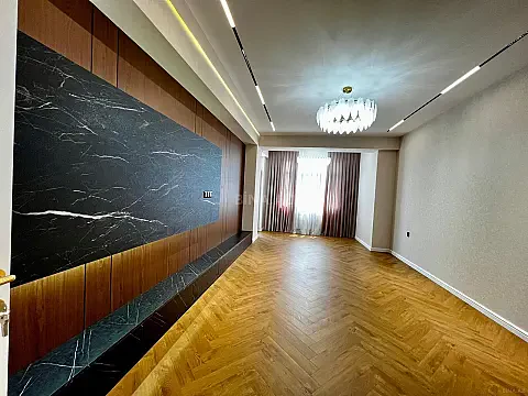 Satılır 3 otaqlı mənzil 146 m²