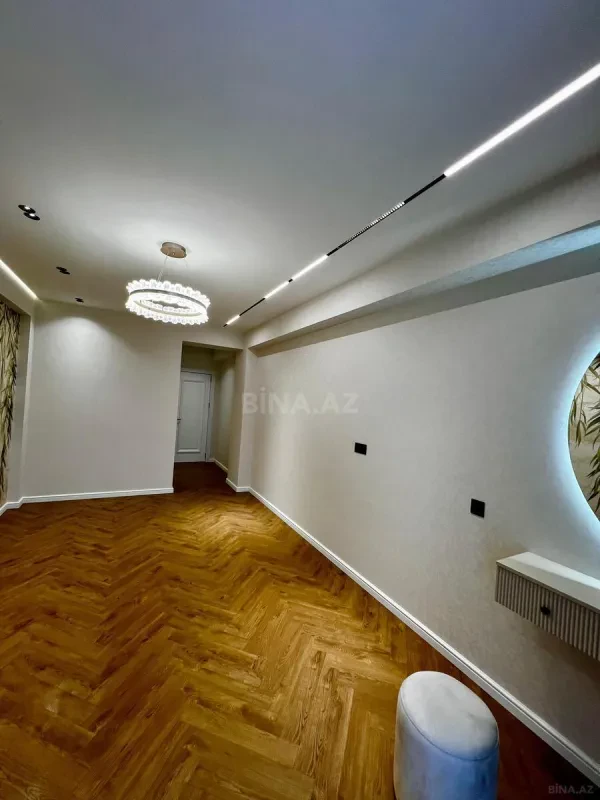 Satılır 3 otaqlı mənzil 146 m²